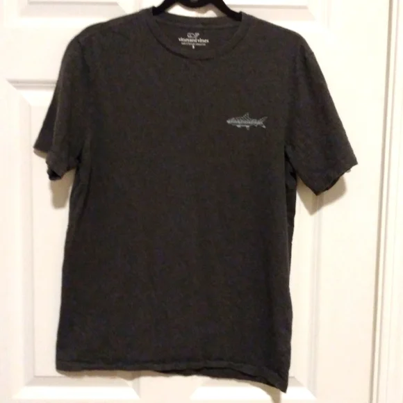 Vineyard Vines dark gray tee shirt - Picture 1 of 6